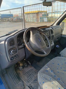 FORD TRANSIT 2,4 DI 2002 - 10