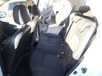 Hyundai i10 1.1i 68koní r.v.10/2011 vč. DPH - 10