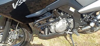 Suzuki V Strom DL 1000 - 10