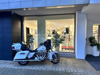 Harley davidson electra glide ultra Classic FLHTCU 2012 - 10