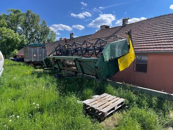 sklízecí mlátička John Deere 2064 - 10