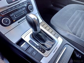 Volkswagen Passat 2.0 TDi DSG 4x4 Navi Kůže - 10