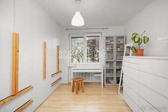 Pronájem zrekonstruovaného bytu 3+kk ( 58m2) s balkónem, uli - 10