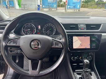 ŠKODA SUPERB III COMBI 2.0TDI 110KW DSG Premium Edition - 10