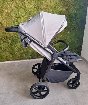 Sportovní kočárek Carrello Bravo Plus – TOP stav - 10
