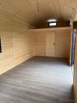 maringotka 8×3×2,5 m | Celoroční | Modřín - 10