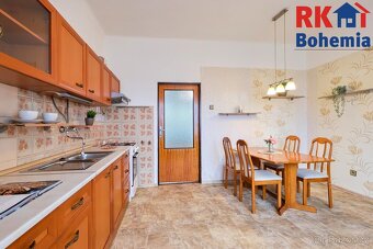 Prodej rodinného domu 2+1 s garáží s pozemkem 1177 m2 v Česk - 10