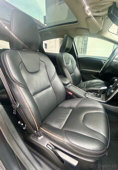 VOLVO V40 CROSS COUNTRY 2.5 T5 187KW 4x4 SUMMUM-AUTOMAT-ACC - 10