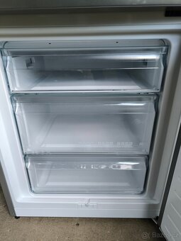 Lednice s mrazákem Siemens KG 49EAI43, A+++ - 10