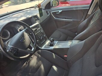 VOLVO V60 D3 - 5-válec 120kw - 10