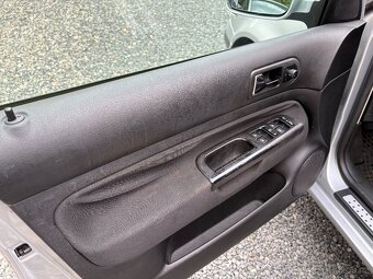 VW Golf 1,6 FSI Variant, jen 69000 KM - 10