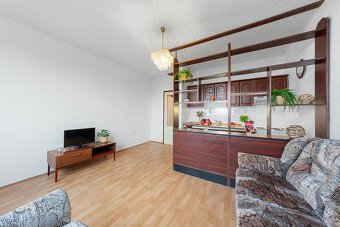 Pronájem bytu 2+KK, 42 m2 s výhledem a sklepem, Dobětice - 10