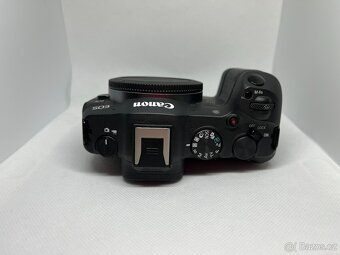 Canon R8 - shutter count 21XX - 10