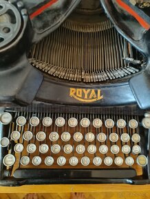 Staré psací stroje prodám - 10