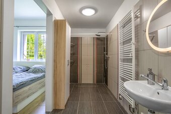 Rodinný dům s dvougaráží, vhodné jako dvougenerační bydlení, - 10