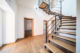 Rodinný dům 5+1 po rekonstrukci, Buchlovice, pozemek 463m2 - 10