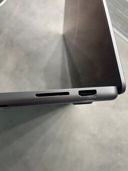 Apple MacBook Pro 14" 2023, M3 8GB/512GB Vesmírně šedý - 10