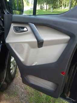 Ford Tourneo Custom 2,2 114kw - 10