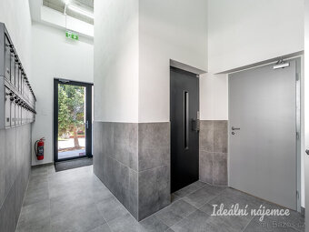 Pronájem bytu 2+kk, Za Černým mostem, Kyje, 22000 Kč/měs, 42 - 10