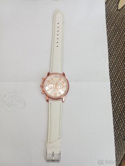 Prodám různé bateriové hodinky - 10