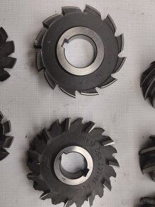 Válcové frézy a koník s hrotem - 10