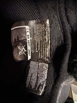 Lyžařská helma - 10