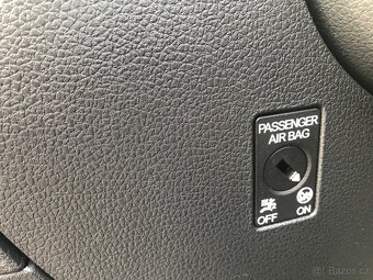 Volkswagen Golf 1.6 TDI 77 KW,2MAJ.SERV.ČR... - 10