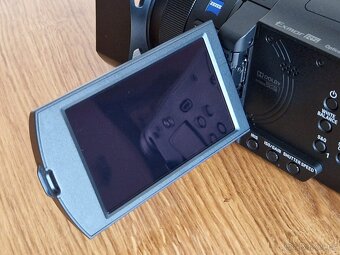 kamera SONY AX700 - 10