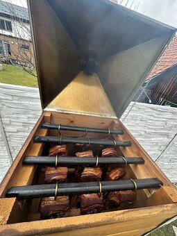 Dřevěná udírna,cena je konečná,doprava po celé ČR - 10