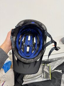Přilba Giro cartelle MIPS - 10