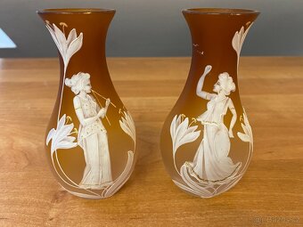 Sběratel nabízí staré secesní vázy - 10