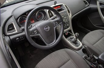 Opel Astra J 1.4 74 kW - 10