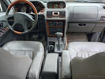 Mitsubishi Pajero - 10