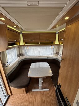 Dethleffs Camper 470 ~ Dělené postele - 10