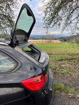 Prodám černé BMW 318d , 105 kw, manuál, kombi - 10
