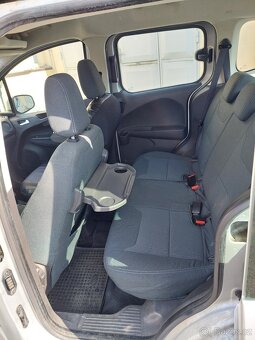 Ford Tourneo Courier - 10