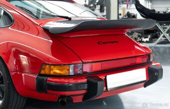 Porsche 911 3.2 Carrera z roku 1987 - 10