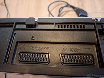 VHS videopřehrávač JVC HR-J681 - 10