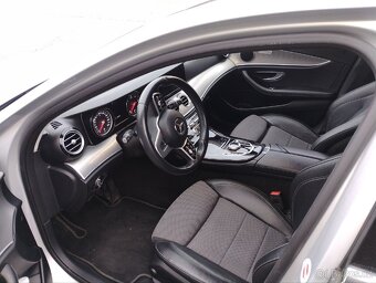 Mercedes-Benz E Class 220D - 10