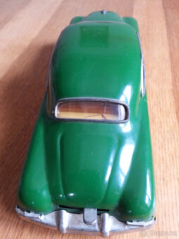 Plechové autíčko - 10