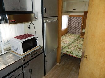 Velký dvouosý karavan Dethleffs - 10
