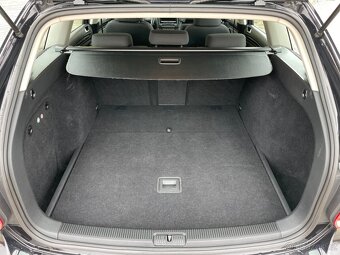 Volkswagen Golf 1.6 TDi 77KW Rabbit 4Motion - 10