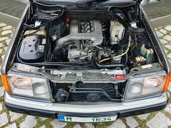 Mercedes W124, 300TD 4Matic, nádherný stav, 2x sada kol - 10