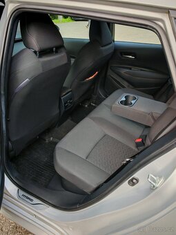 AKCE Toyota Corolla TS kombi hybrid - stěhování - 10