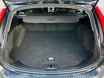 Volvo V60 2.0D 120KW 5VALEC AUTOMAT SENZORY VÝHŘEV R-DESIGN - 10