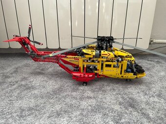 Lego Technic 9396 Helicopter - 10