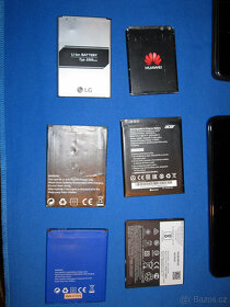 Mobily na díly, kryty, baterky - 10