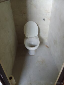 Pronájem lacino průmysloví obj. se zpevnenou plochou 15000m2 - 10