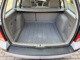 VW GOLF IV COMBI 2,0i 85kW,KLIMA,NOVÁ STK,TAŽNÉ,SK - 10