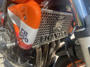 Honda CB 900 Hornet - 10